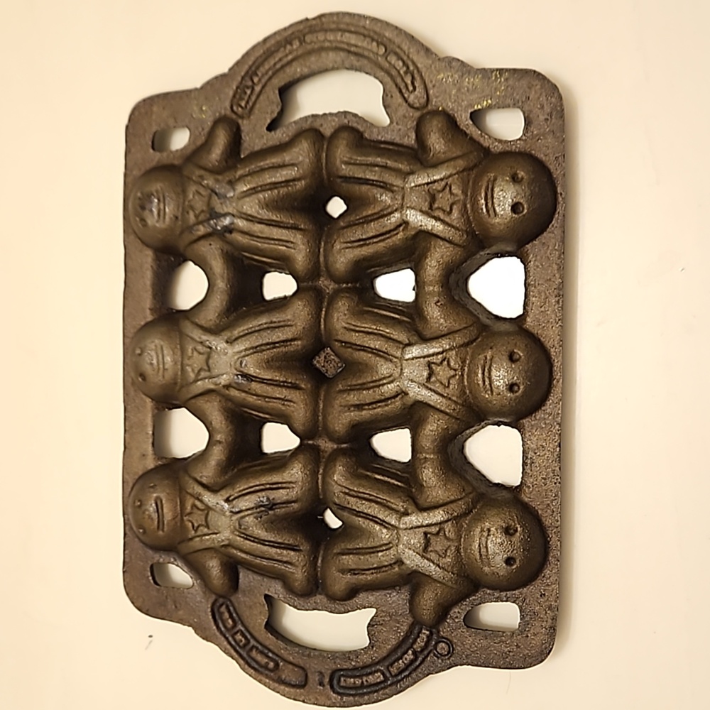Vintage 1980s John Wright Cast Iron Gingerbread Man Cookie Pan Mold 9.5" x 6.5"